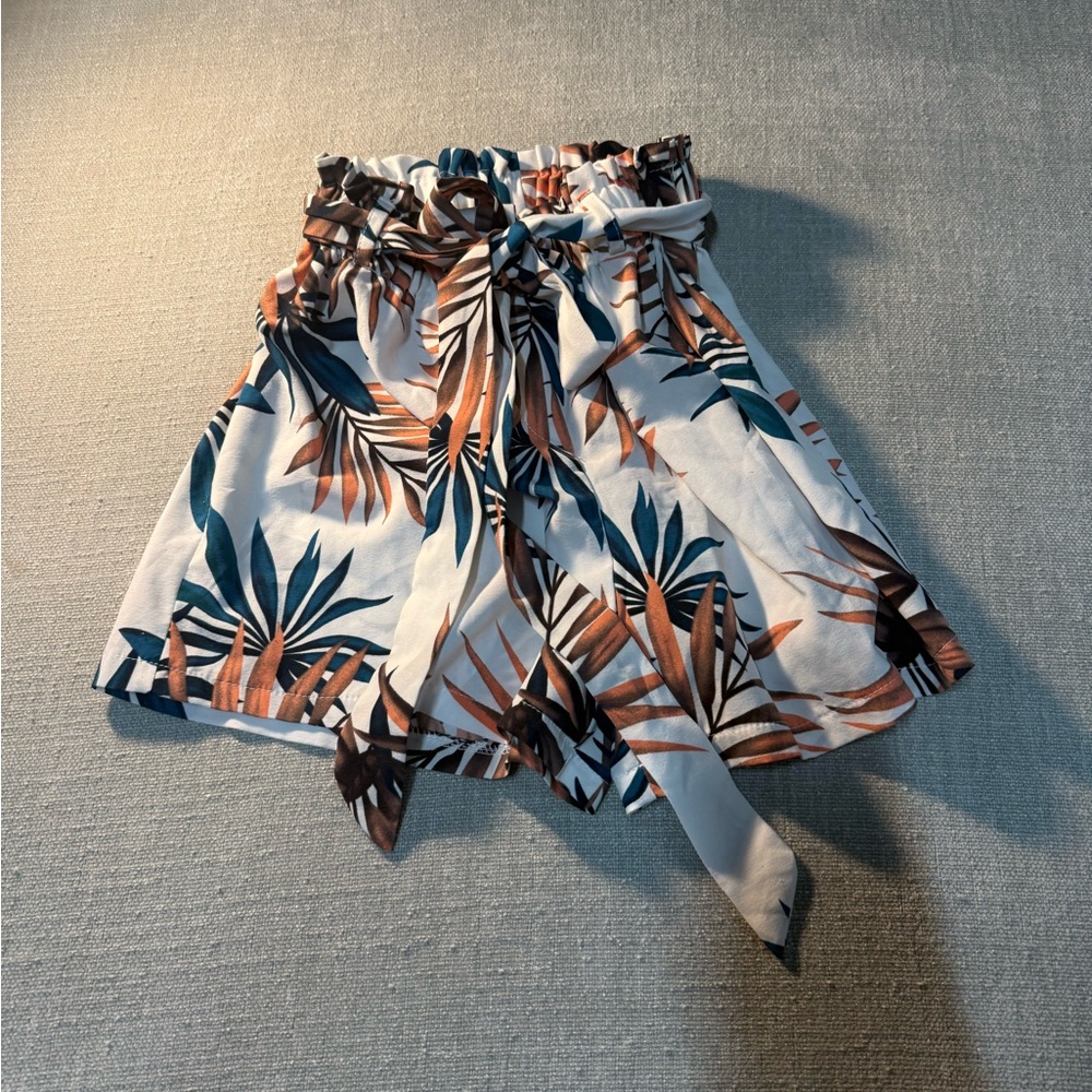 SHEIN White High-Waist Paperbag Shorts with Teal & Brown Leaf Print